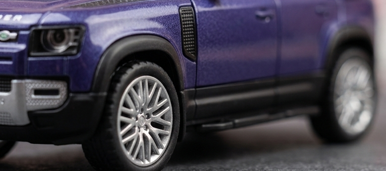 Close-up of alloy wheels and front detail